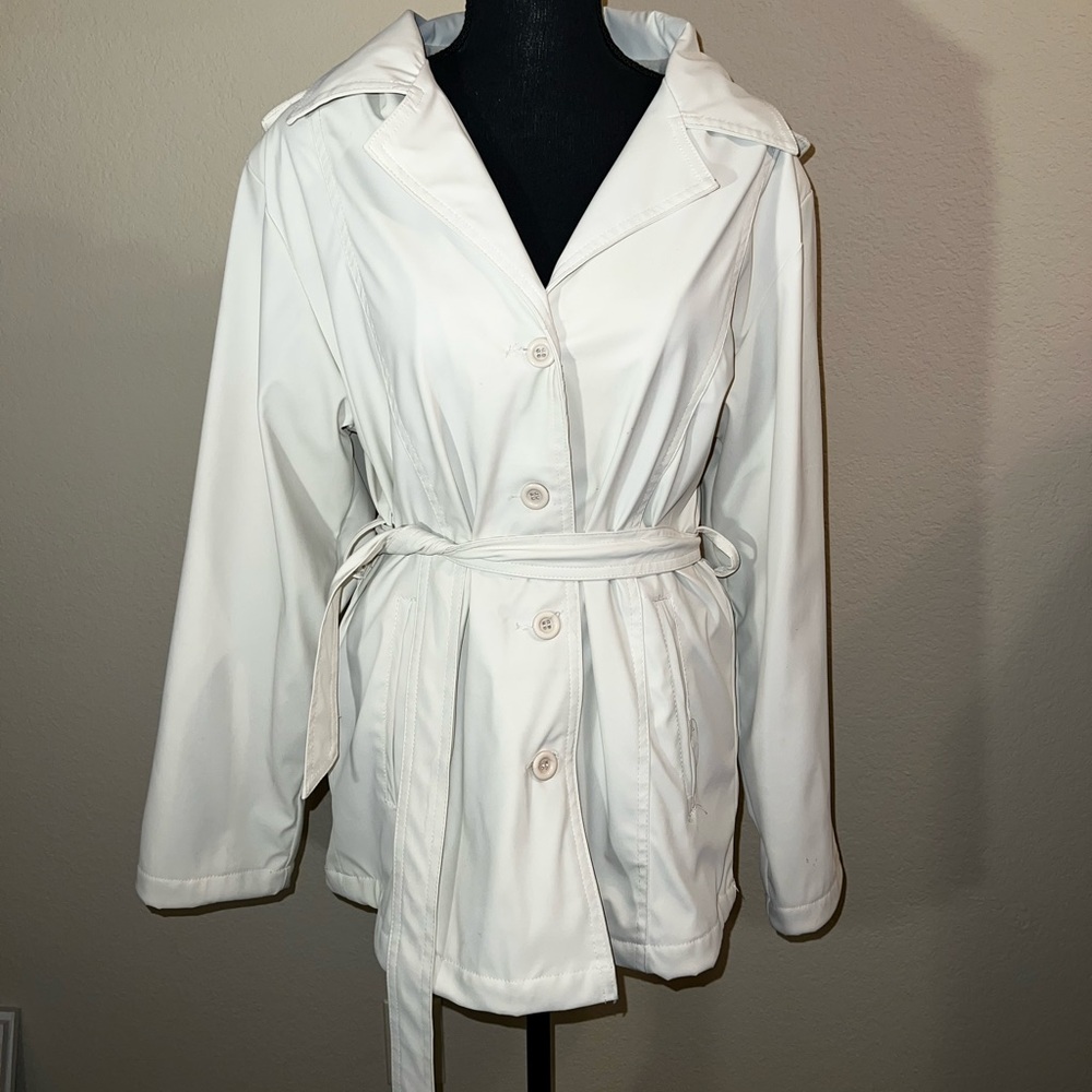 White Fleece Cheneral Raincoat